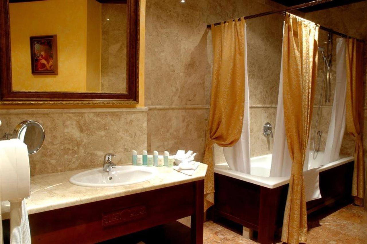 Optima Collection Dnipro Hotel Bagian luar foto